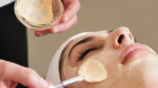 Accredited Facial Course.